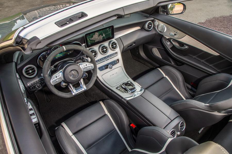 Интерьер Mercedes-AMG C63 S Cabriolet (A205) 2018 года  (WW) (фото 12 из 44)